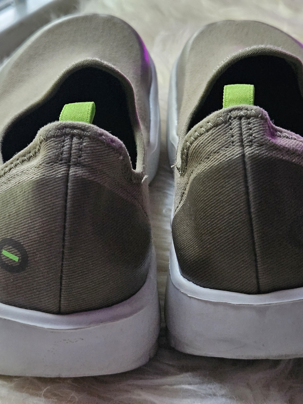 OOFOS OOmg eeZee Low Slip-On Recovery Shoes Taupe / White – Size - Picture 8 of 12